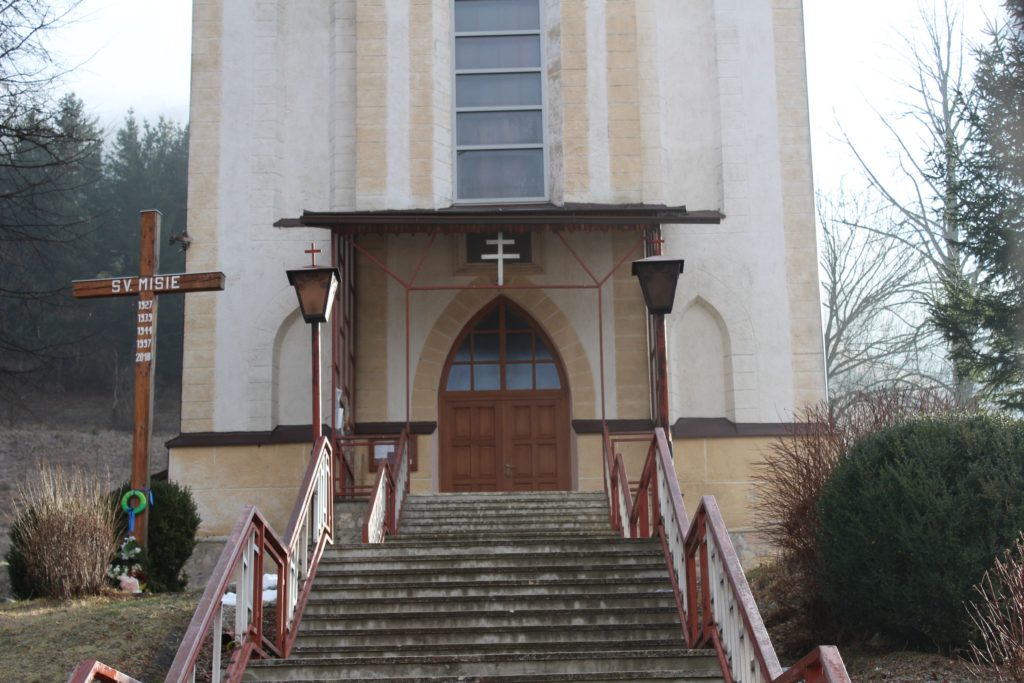 Kostol Nanebovzatia Panny Márie v Bielom Potoku