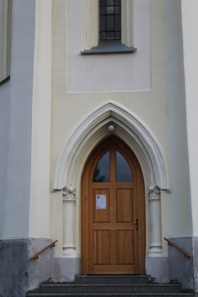 Kostol Panny Márie Ružencovej v Černovej 01