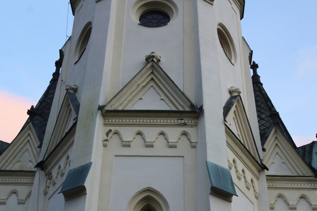 Kostol Panny Márie Ružencovej v Černovej 26