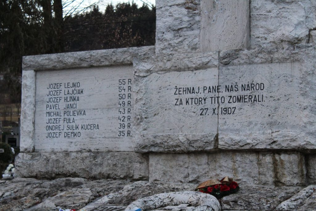 Pamätník černovských martýrov 03