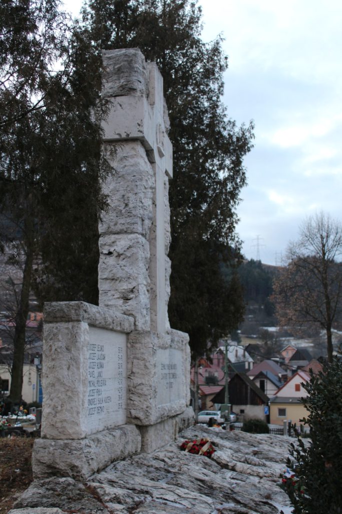 Pamätník černovských martýrov 06