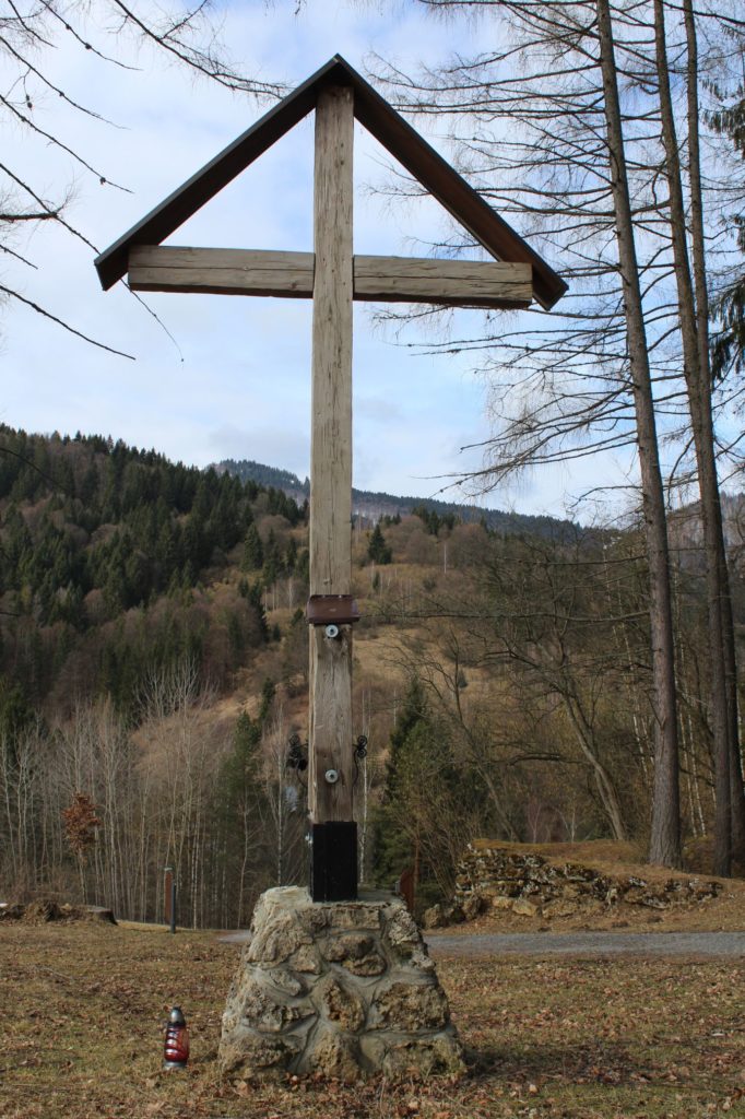 Kríž Biely Potok, Trlenská dolina Jezuitská zotavovňa 03