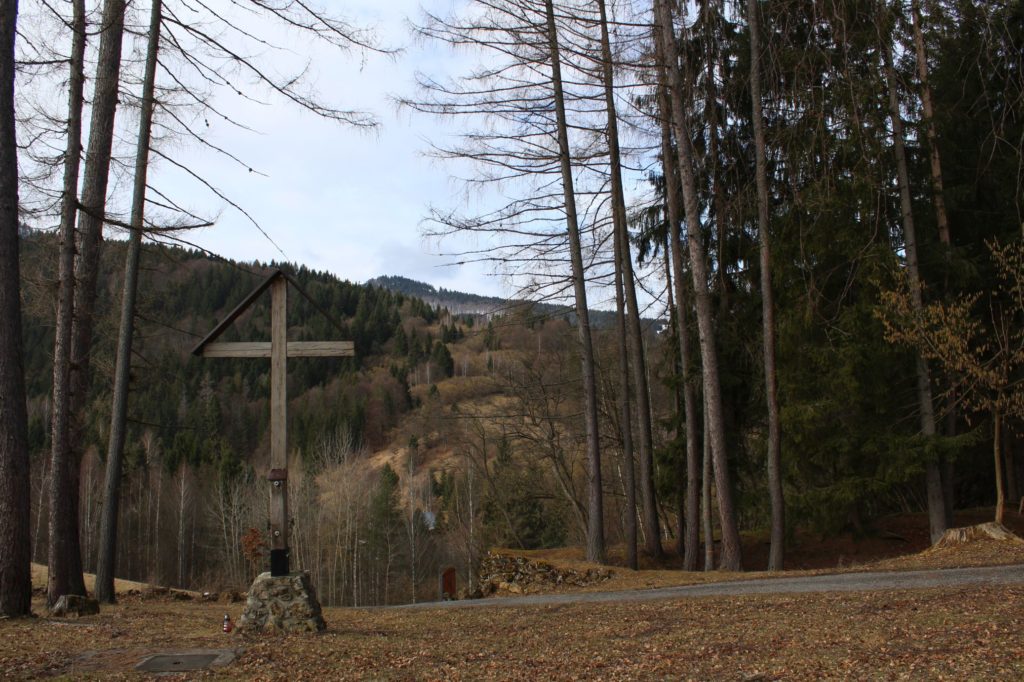 Kríž Biely Potok, Trlenská dolina Jezuitská zotavovňa 04