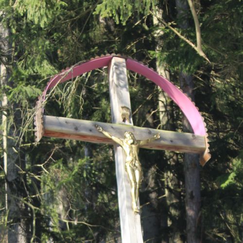 Kríž Nová Černová, areál u Dobrého pastiera