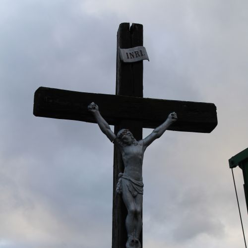 Kríž Černová, Zrázy