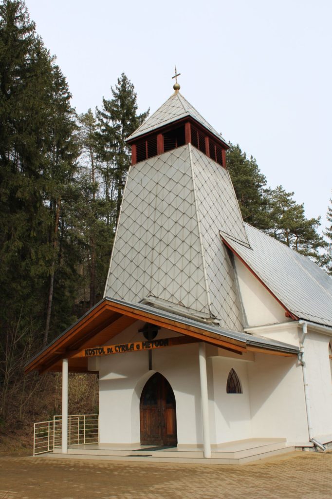Kostol sv. Cyrila a Metoda v Ľubochni 13