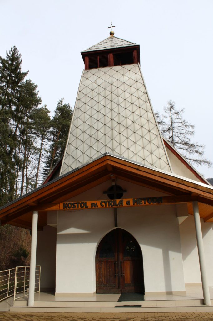 Kostol sv. Cyrila a Metoda v Ľubochni 15