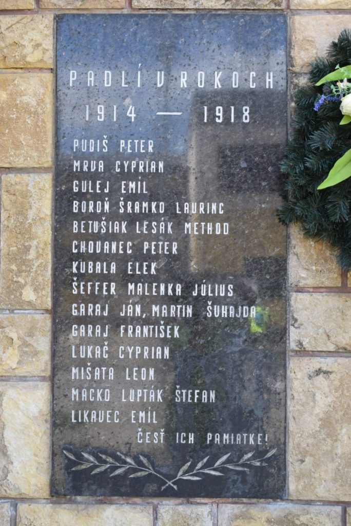 Pomník obetiam 1. a 2. svetovej vojny v Liskovej 03