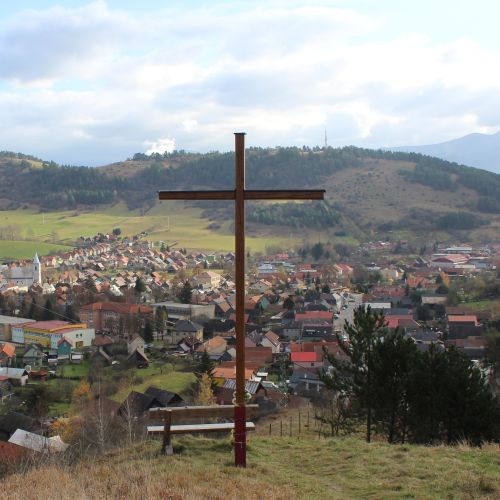 Kríž Likavka, nad ulicou S. Nemčeka
