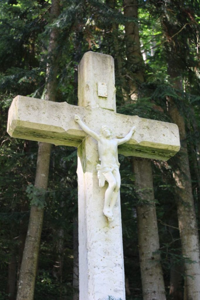 Kríž vďačnosti uzdravených 1869 v Korytnici, Liptovská Osada 02