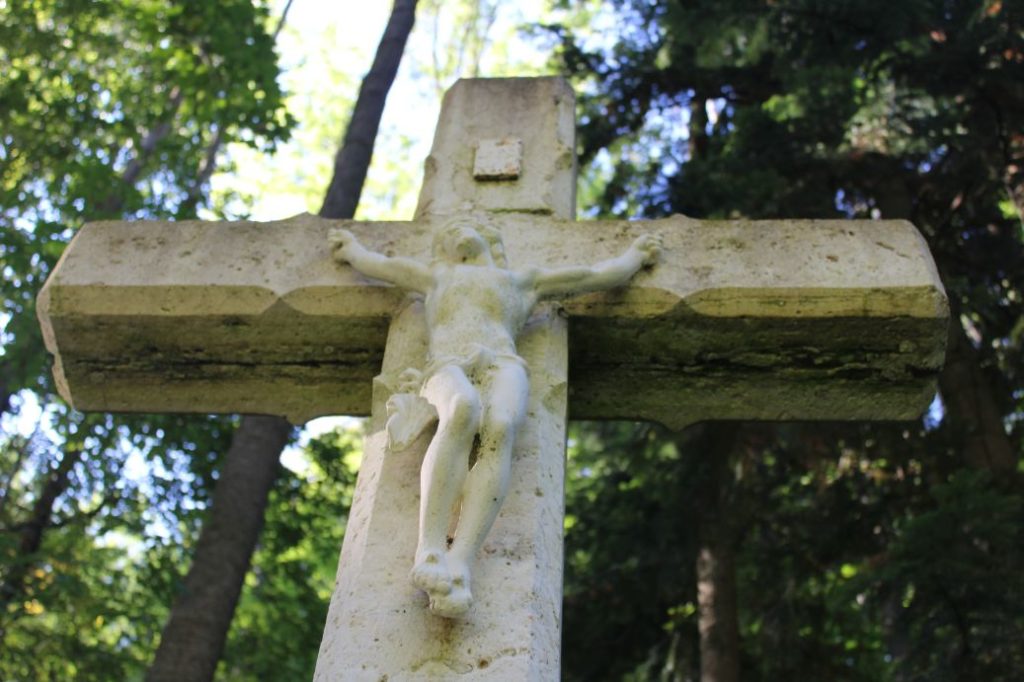 Kríž vďačnosti uzdravených 1869 v Korytnici, Liptovská Osada 06