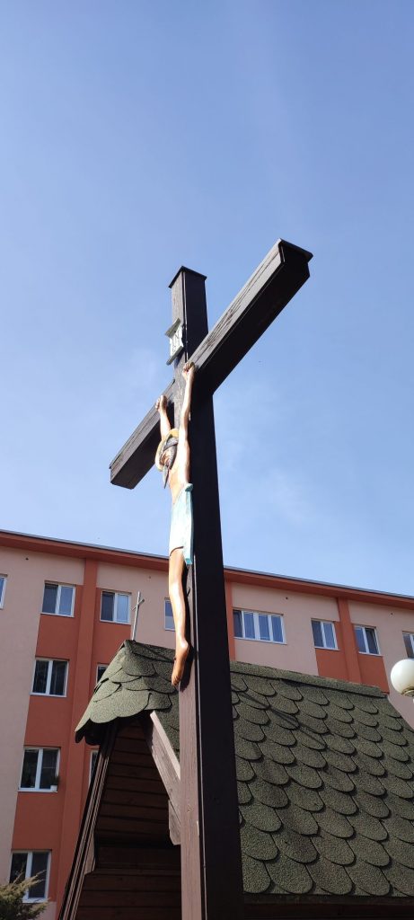 Kríž Likavka, pri kaplnke Jaskyňa Lurdskej Panny Márie 04