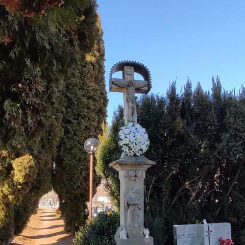 Kríž na cintoríne, Liptovské Sliače – Stredný