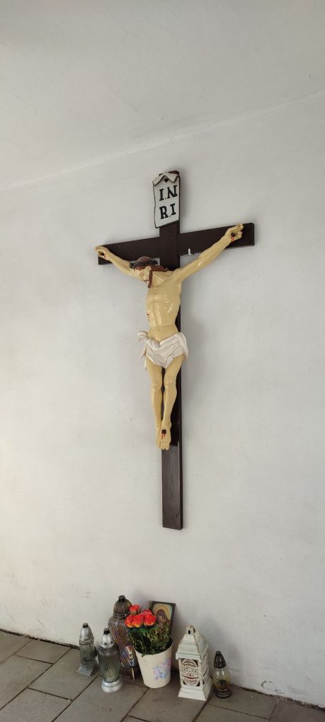 Kríž v opevnení kostola, Liptovské Sliače - Stredný 02