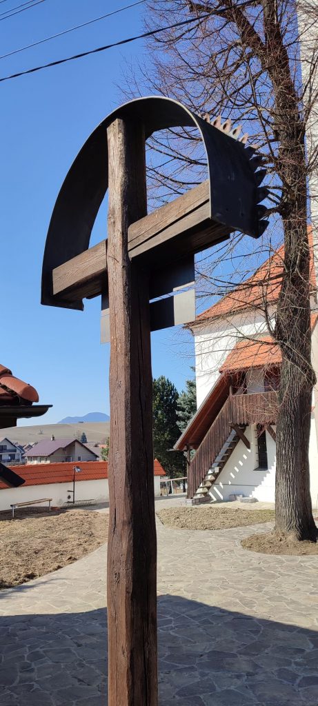 Misijný kríž pri kostole, Liptovské Sliače - Stredný 04
