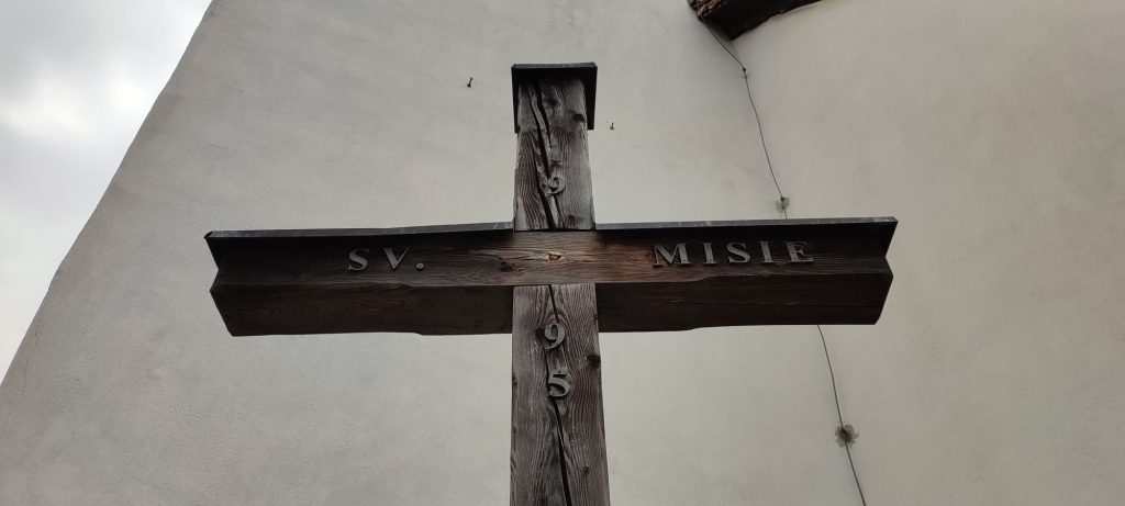 Misijný kríž pri kostole, Martinček 02