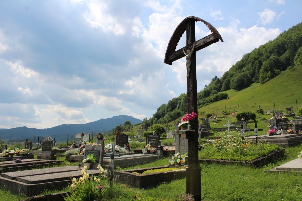 Kríž na novom cintoríne, Liptovské Revúce - Nižná Revúca 03