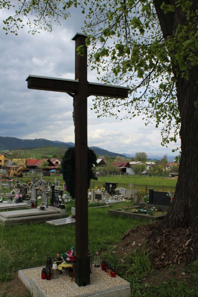Kríž na zemianskom cintoríne, Ludrová 04