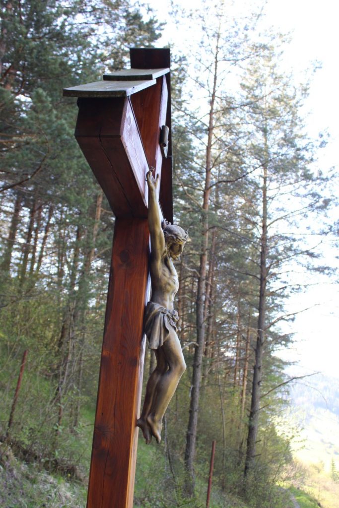 Kríž nad ulicou Dolinky, Švošov 04