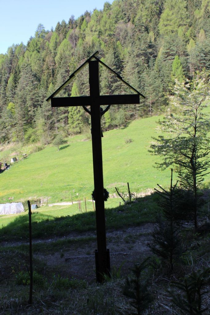 Kríž nad ulicou Dolinky, Švošov 05