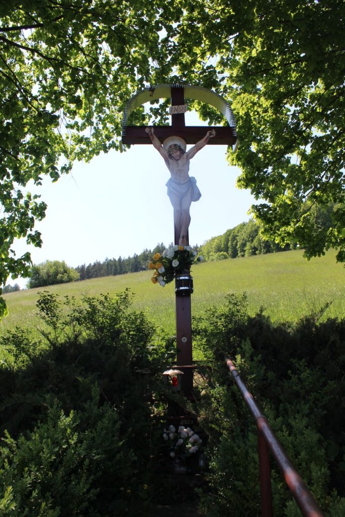 Kríž pred Kalamenmi, Lúčky 02