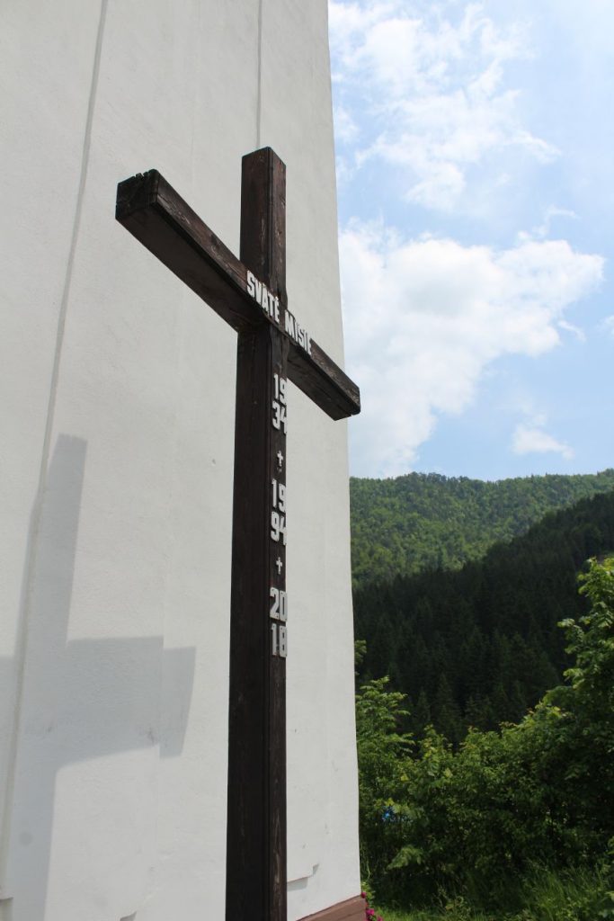 Misijný kríž pri kostole, Liptovské Revúce - Stredná Revúca 03