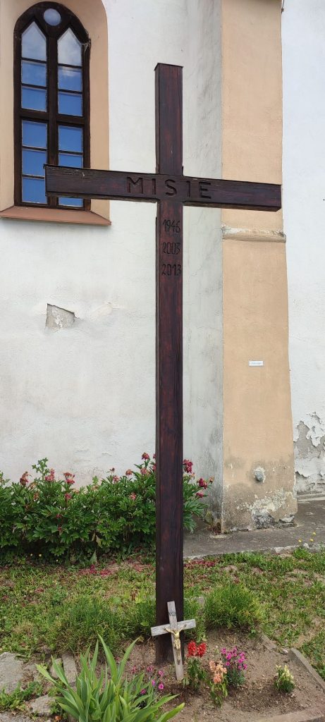 Misijný kríž pri kostole, Liptovský Michal 01