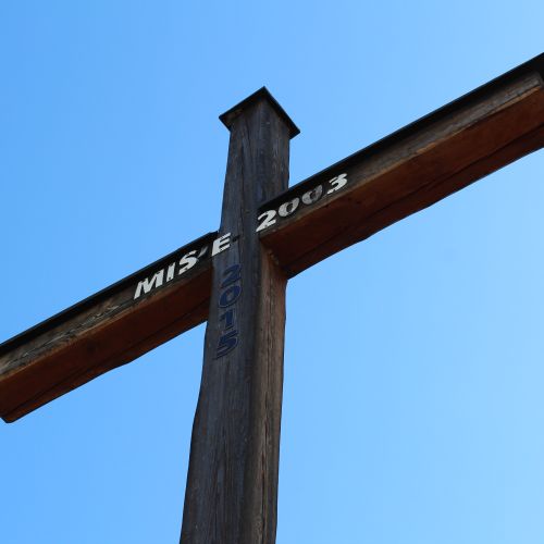 Misijný kríž pri kostole, Švošov