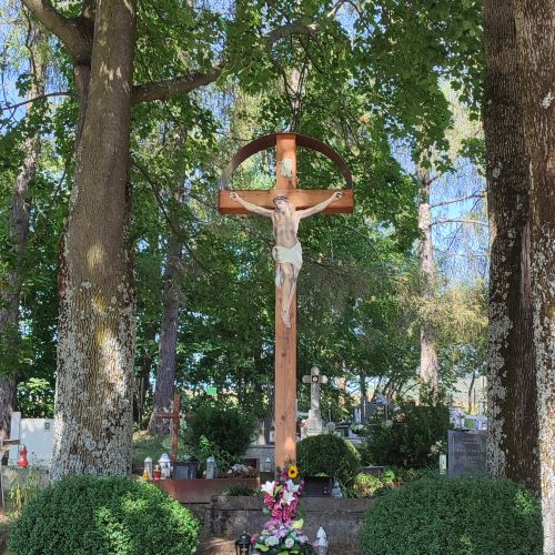 Kríž na cintoríne horná časť, Liptovská Lúžna