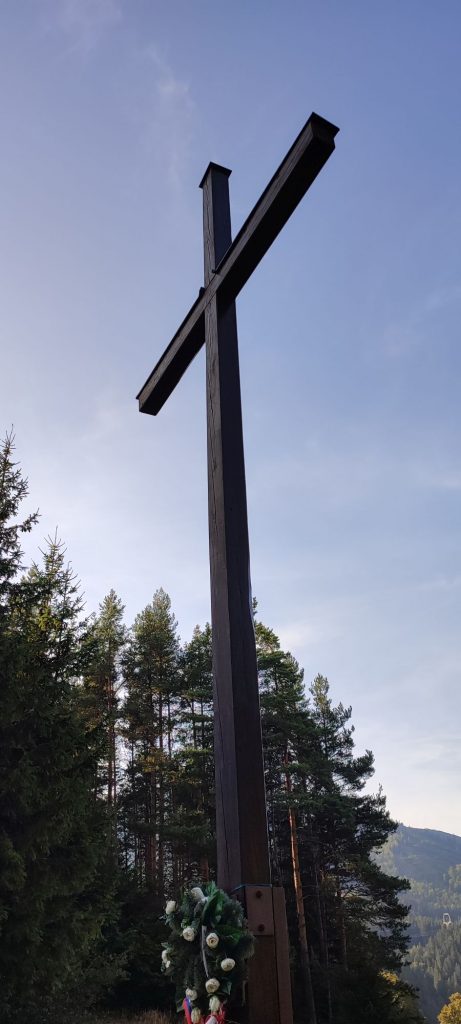 Kríž v sedle Prievalec, Liptovská Osada 02