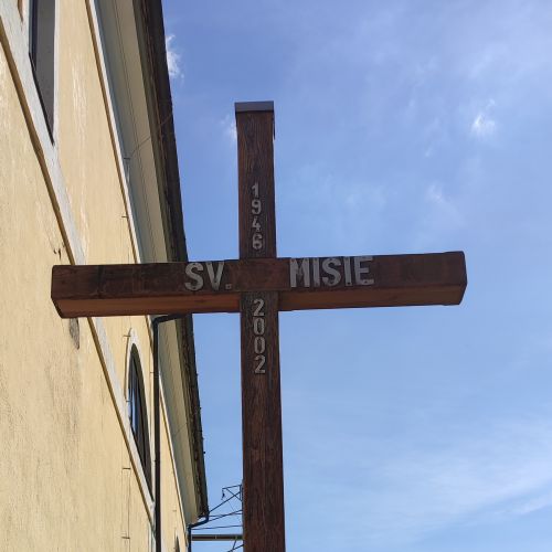 Misijný kríž pri kostole, Liptovská Lúžna