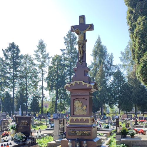Kríž na cintoríne, Lisková