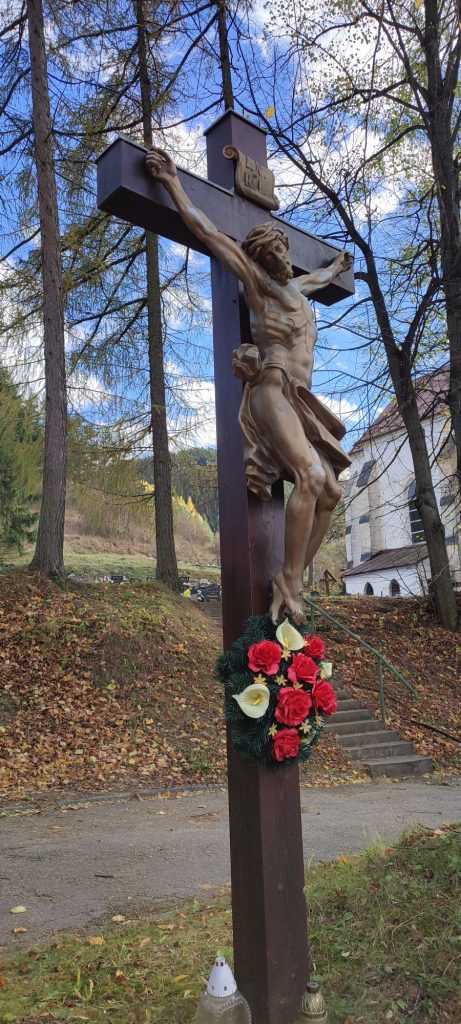 Kríž na cintoríne, Biely Potok 04