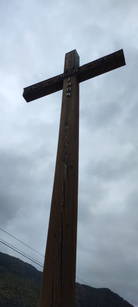 Misijný kríž pri kostole, Černová 02