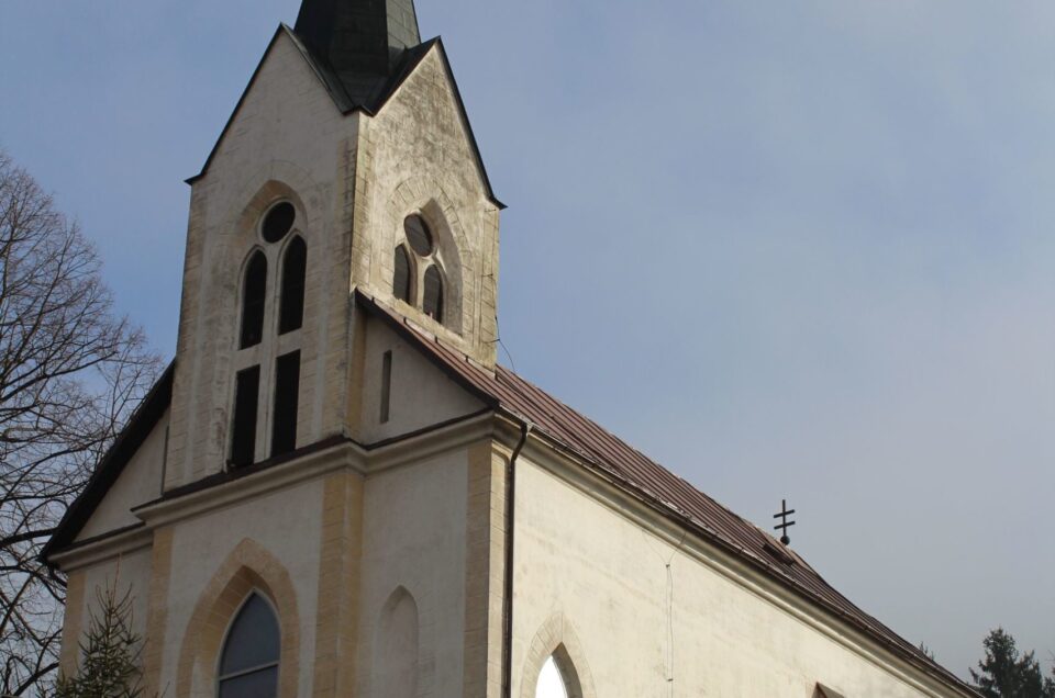 Kostol Nanebovzatia Panny Márie v Bielom Potoku
