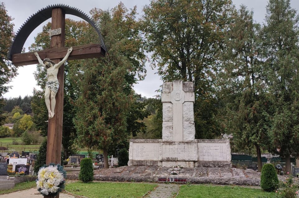 Kríž na cintoríne, Černová