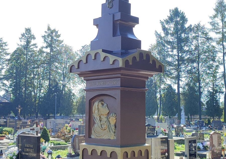 Kríž na cintoríne, Lisková