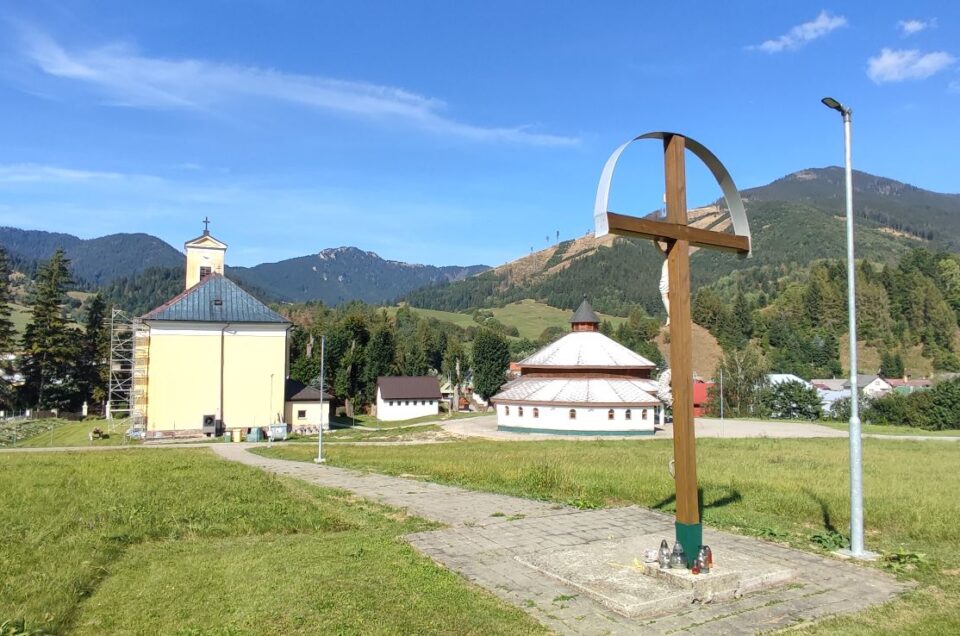 Kríž na novom cintoríne, Liptovská Lúžna