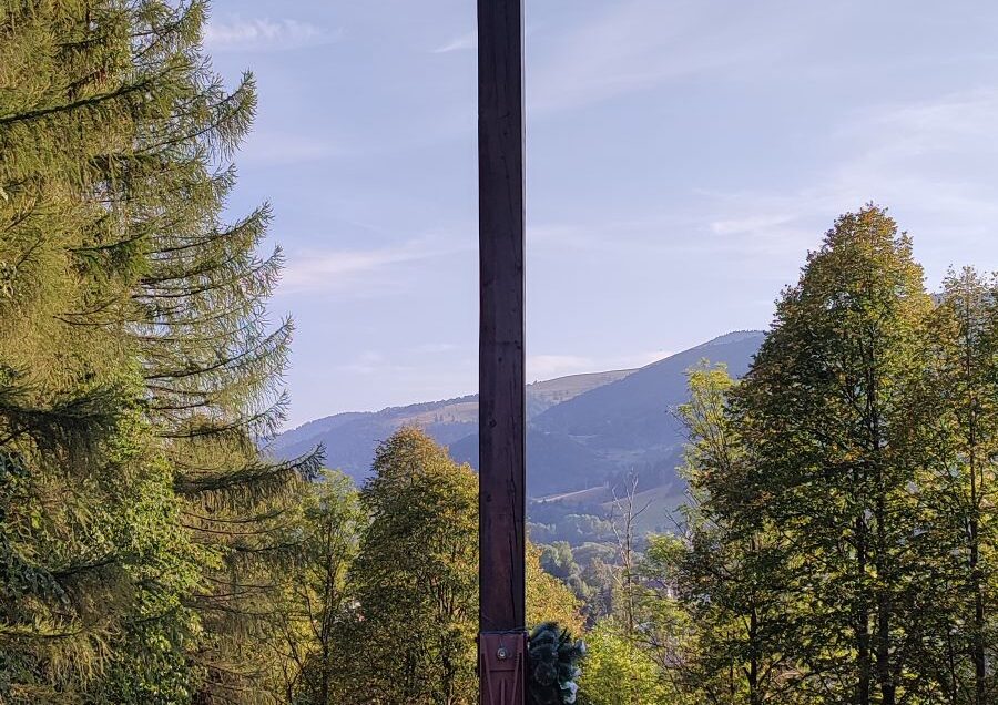 Kríž v sedle Prievalec, Liptovská Osada