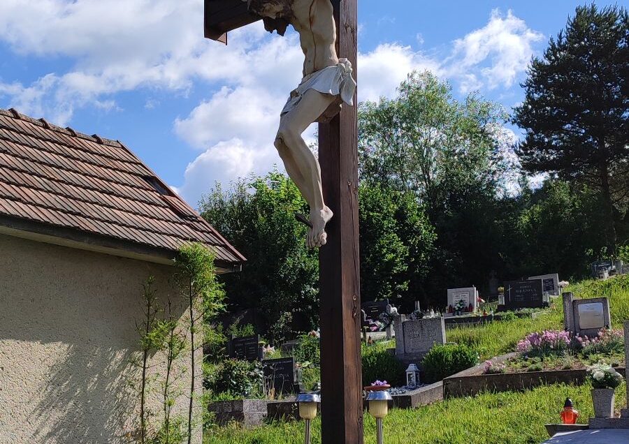 Kríž na cintoríne, Potok