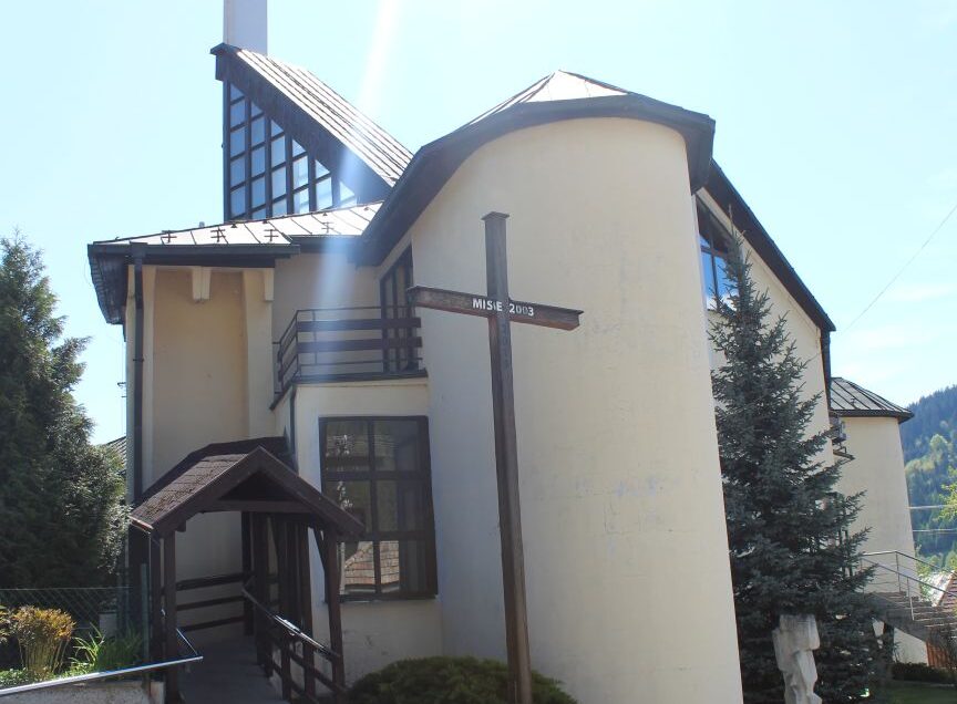 Misijný kríž pri kostole, Švošov