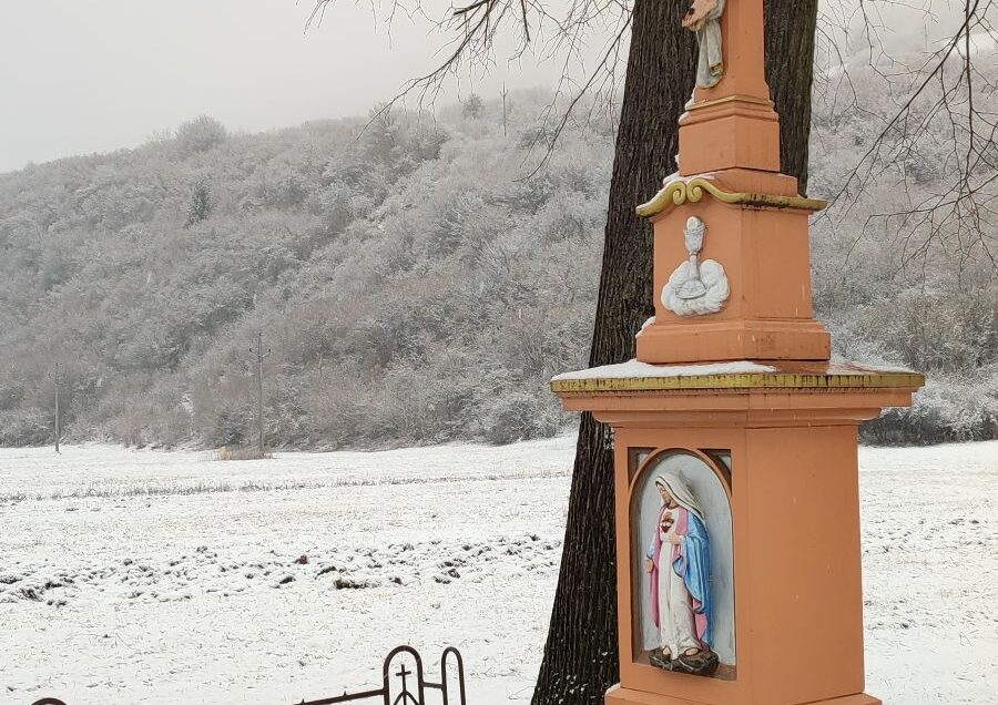 Betónový kríž Švošov, Staničná