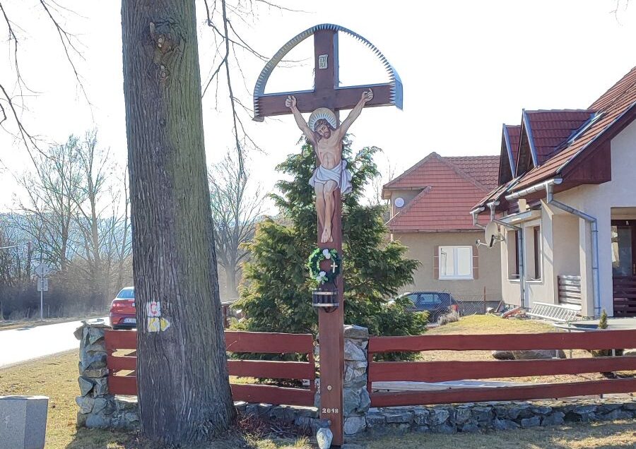 Kríž Turík, Vlčia jama