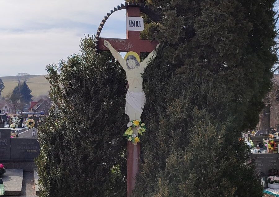 Kríž na cintoríne, Liptovské Sliače – Nižný