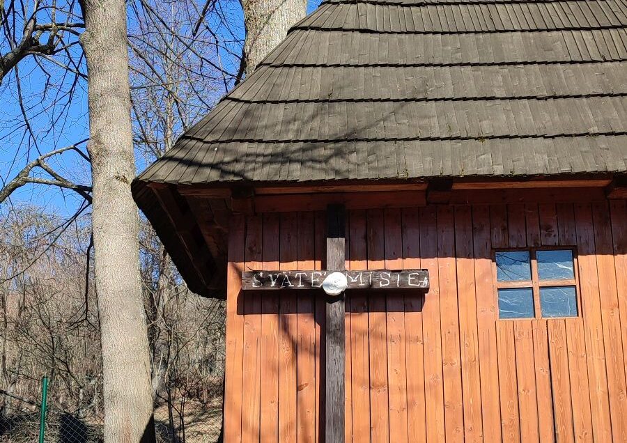 Misijný kríž na cintoríne, Vlkolínec